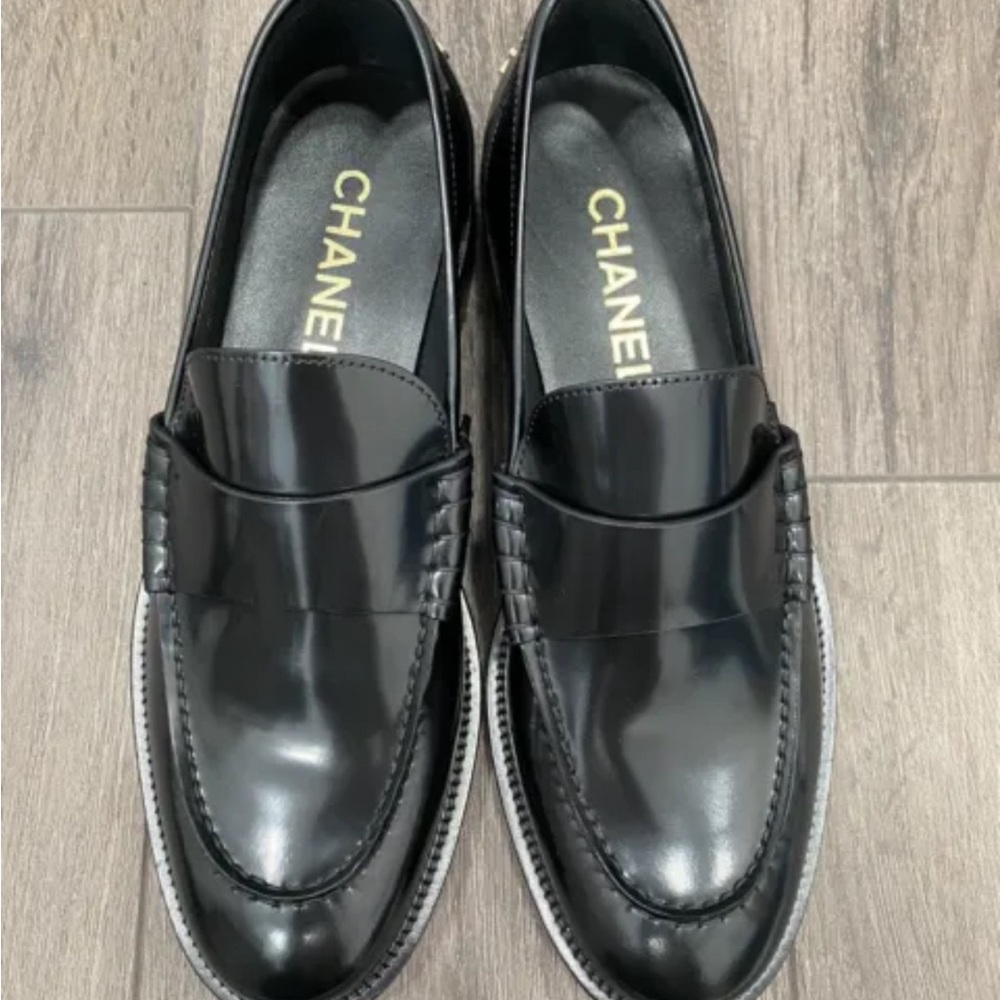 NIB Chanel Shiny Calfskin Loafers 37 Black - Picture 9 of 9